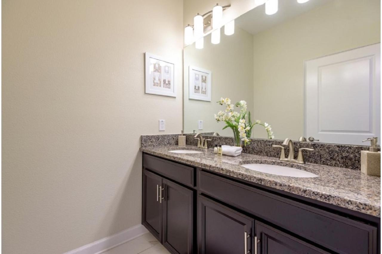 Four-Bedroom Townhome Davenport Kültér fotó